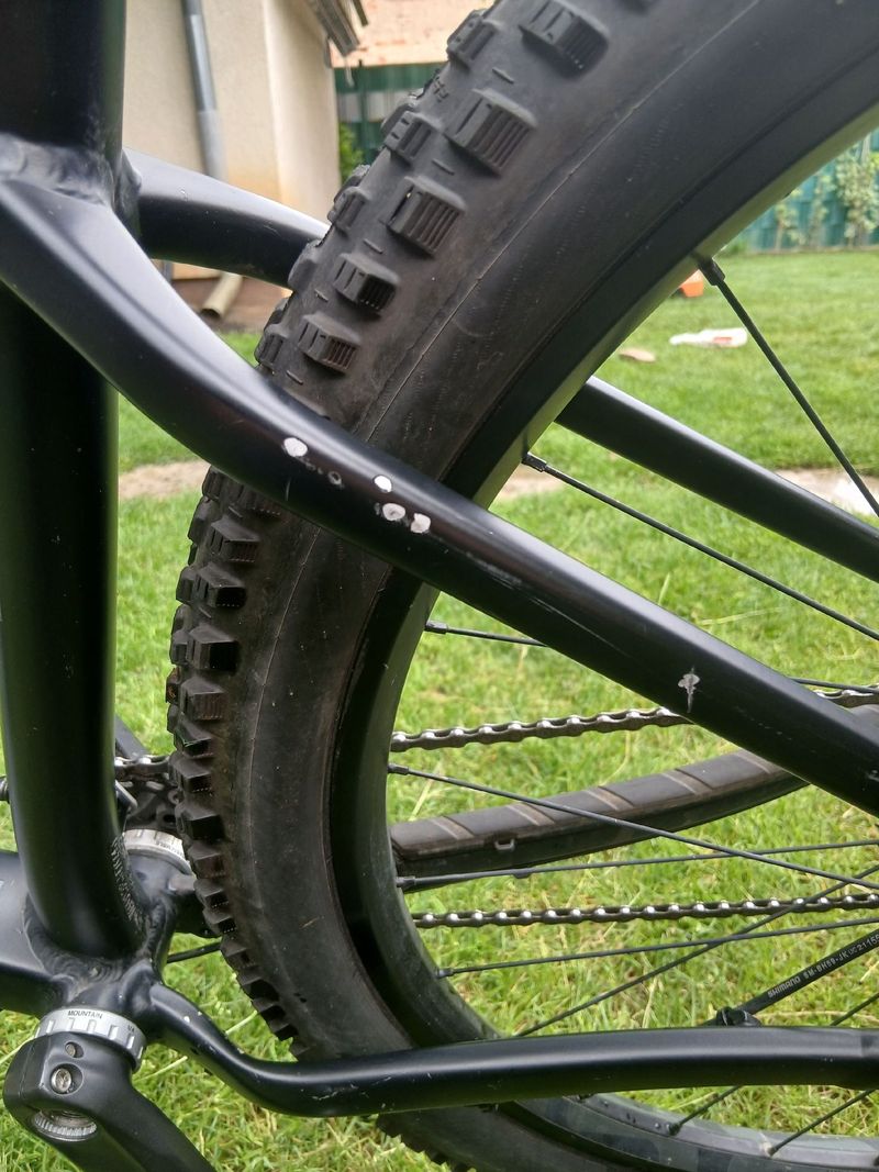 Used Trek Roscoe 7 2023 2023 Mountainbike, Black, 29 — image 8 of 11
