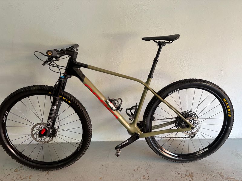 Tweedehands Orbea Alma SRAM X01 Eagle 2022 Mountainbike — afbeelding 2 van 17