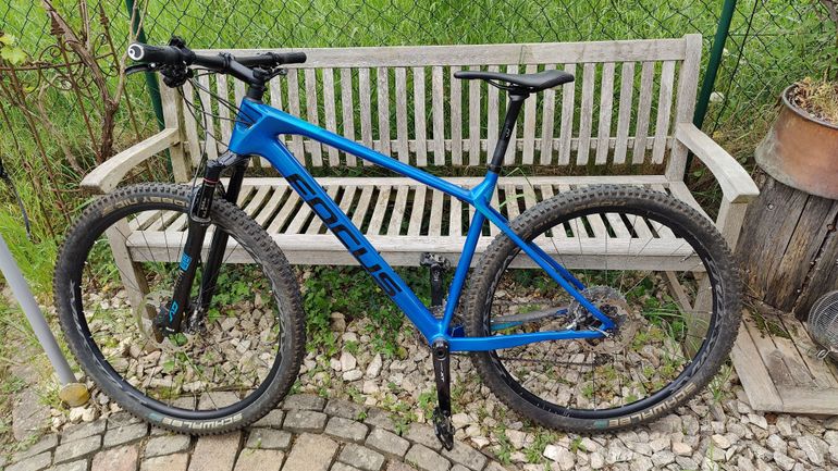 Used Focus RAVEN 8.9 2019 2019 Mountainbike, Blu — image 7 of 9