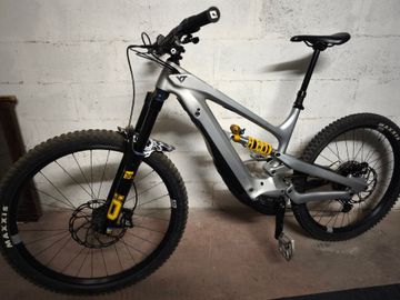 Używany YT Industries Decoy CORE 4 MX 2024 2024 Mountainbike — zdjęcie 1 z 11