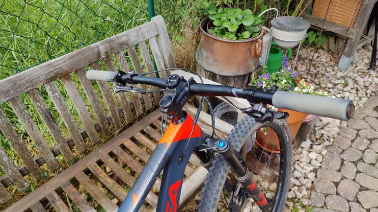 Used Orbea OIZ M20 TR 2020 2020 Mountainbike, Blue — image 5 of 11