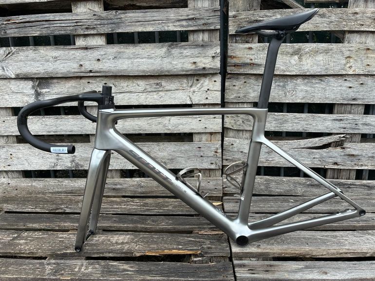 Used Scott Scott Addict RC Ultimate HMX SS Frameset 2026 Road & Gravel, Light Gray — image 7 of 8
