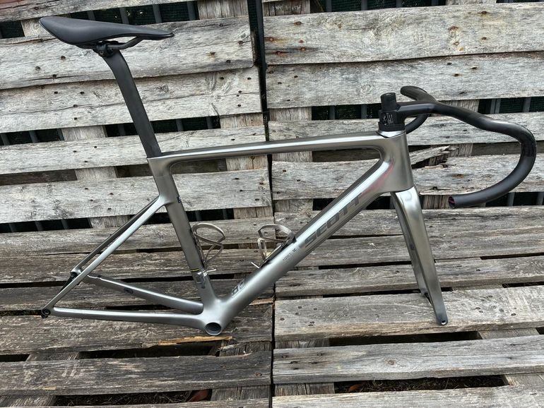 Used Scott Scott Addict RC Ultimate HMX SS Frameset 2026 Road & Gravel, Light Gray — image 2 of 8