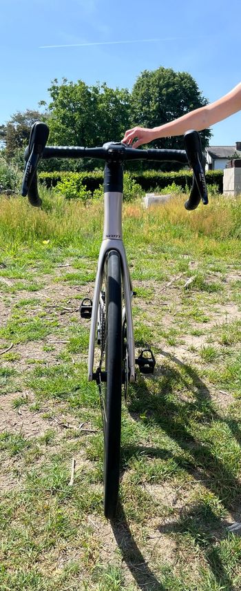 Used Scott Addict RC 10 2022 2022 Road & Gravel — image 5 of 7