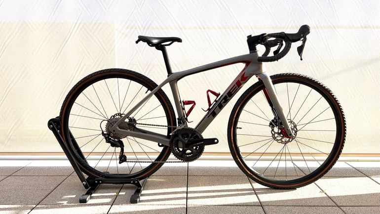 Used Trek Domane SL 5 Gen 4 2023 2023 Road & Gravel, Hellgrau — image 1 of 28
