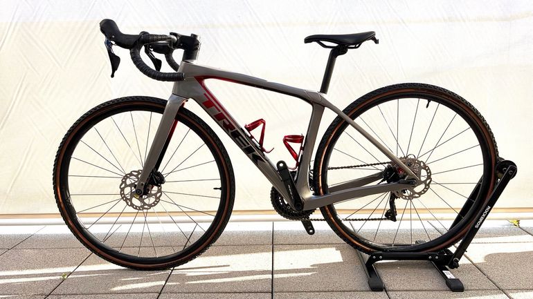 Used Trek Domane SL 5 Gen 4 2023 2023 Road & Gravel, Hellgrau — image 2 of 28