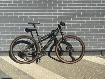 Used Bombtrack Beyond+ Shimano SLX 2019 Mountainbike, Green — image 2 of 9
