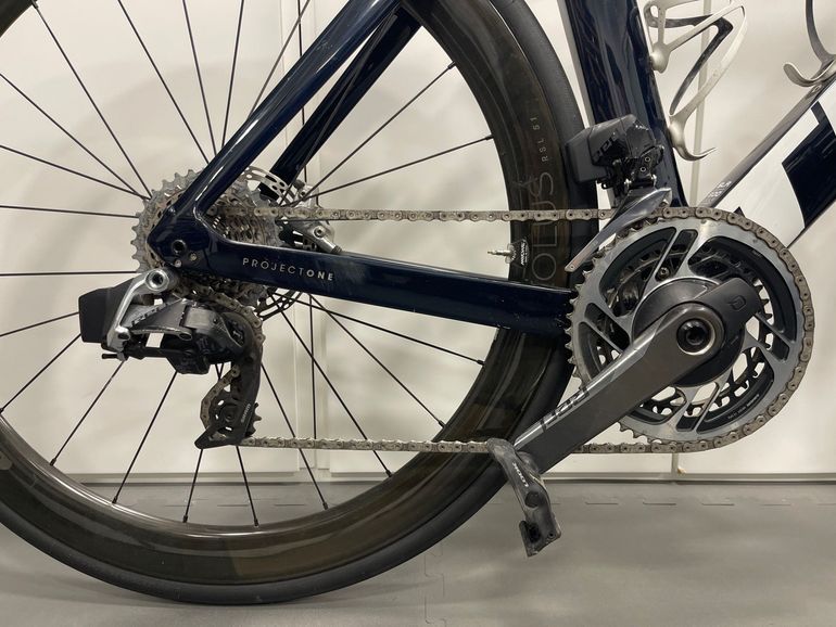Used Trek Madone SRAM Red eTap AXS 2021 Road & Gravel, Red — image 3 of 4