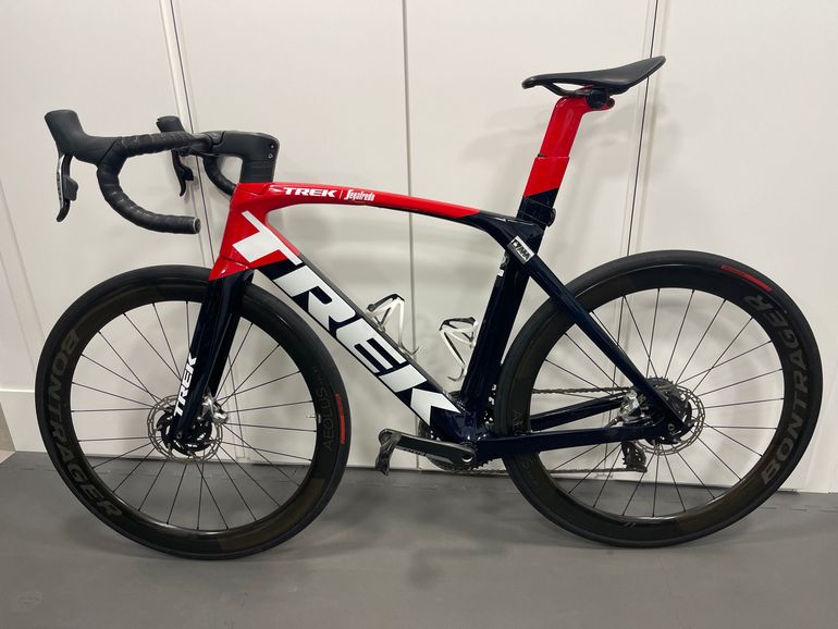 Used Trek Madone SRAM Red eTap AXS 2021 Road & Gravel, Red — image 2 of 4