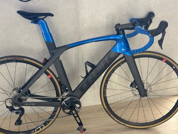 Gebrauchtes Trek Madone Shimano Ultegra 2021 Road & Gravel, Schwarz — Bild 1 von 10