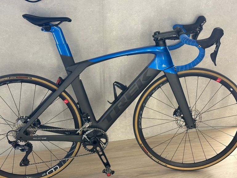 Używany Trek Madone Shimano Ultegra 2021 Road & Gravel — zdjęcie 1 z 10