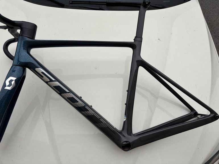 Used Scott Addict RC Pro 2024 Frameset 2024 Road & Gravel, Blue — image 1 of 14