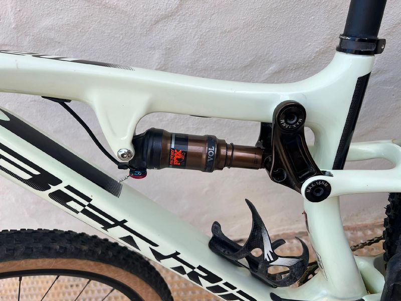 Used Berria MAKO 8 2020 2020 Mountainbike, White, 29 — image 2 of 10
