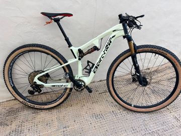 Used Berria MAKO 8 2020 2020 Mountainbike, White, 29 — image 9 of 10