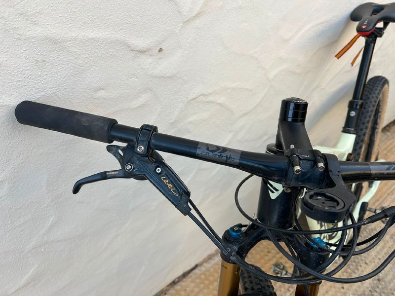 Used Berria MAKO 8 2020 2020 Mountainbike, White, 29 — image 6 of 10