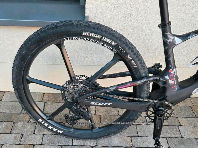 Used Scott Spark RC Team 2025 2025 Mountainbike — image 5 of 6
