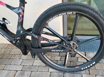 Used Scott Spark RC Team 2025 2025 Mountainbike — image 2 of 6