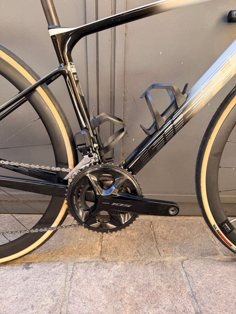 Used Giant Giant Defy Advanced Pro 1 105 Di2 XS 2025 Road & Gravel — image 3 of 8