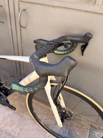 Used Giant Giant Defy Advanced Pro 1 105 Di2 XS 2025 Road & Gravel — image 6 of 8