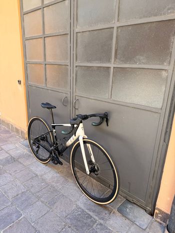 Used Giant Giant Defy Advanced Pro 1 105 Di2 XS 2025 Road & Gravel — image 7 of 8