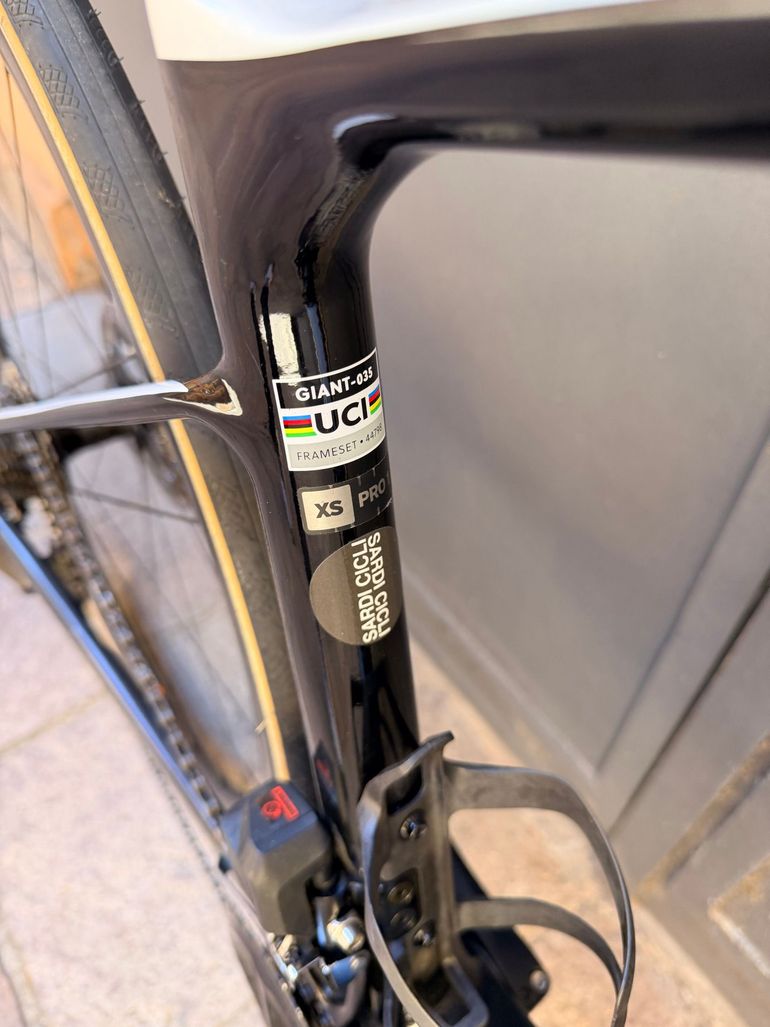 Used Giant Giant Defy Advanced Pro 1 105 Di2 XS 2025 Road & Gravel — image 8 of 8