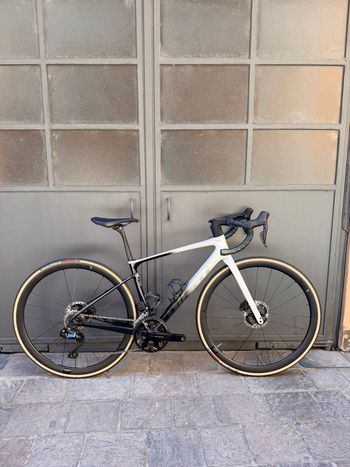 Used Giant Giant Defy Advanced Pro 1 105 Di2 XS 2025 Route & Gravel
