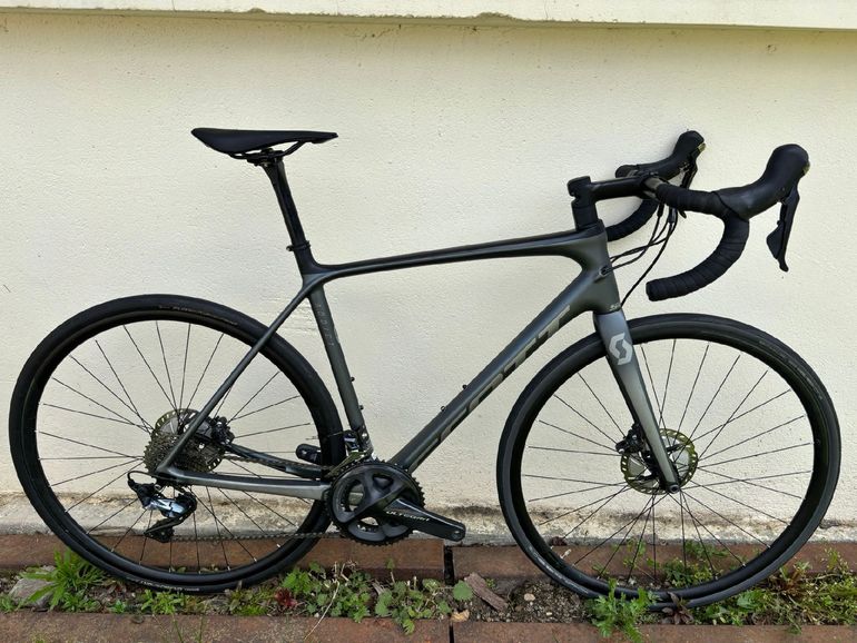 Used Scott Addict 10 disc carbon 2021 2021 Road & Gravel — image 1 of 8