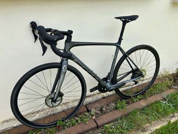 Used Scott Addict 10 disc carbon 2021 2021 Road & Gravel — image 2 of 8