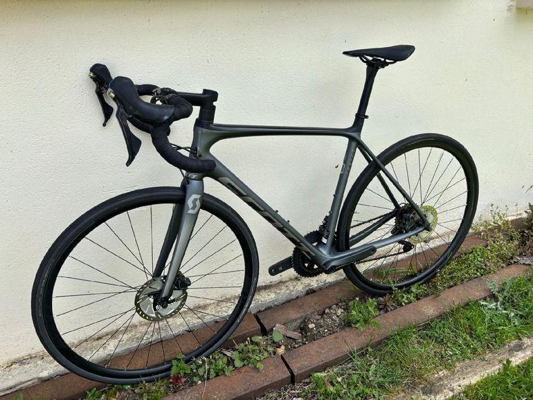 Used Scott Addict 10 disc carbon 2021 2021 Road & Gravel — image 2 of 8