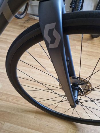 Used Scott Addict 10 disc carbon 2021 2021 Road & Gravel — image 6 of 8