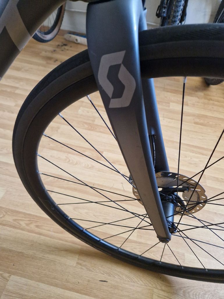 Used Scott Addict 10 disc carbon 2021 2021 Road & Gravel — image 6 of 8