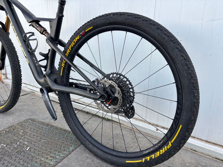 Used Orbea OIZ M10 AXS 2024 2024 Mountainbike, Schwarz, 29 — image 2 of 7