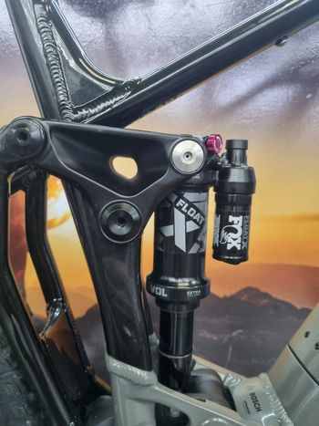 Used Mondraker CHASER 2025 2025 Mountainbike — image 5 of 14
