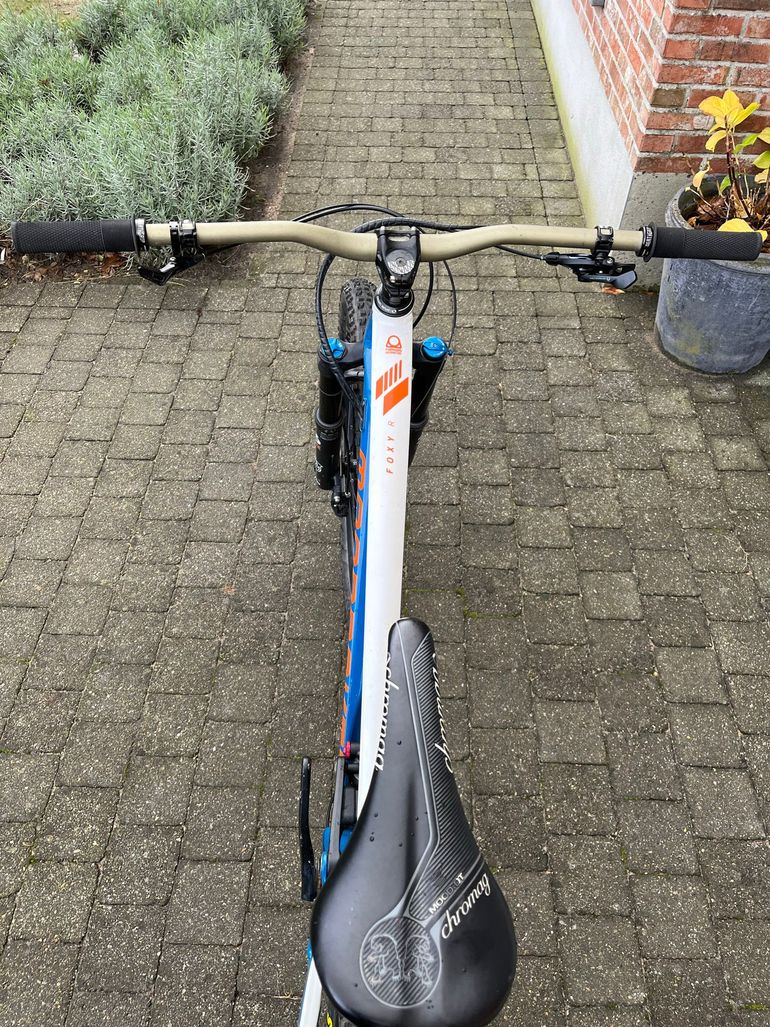 Used Mondraker Foxy R 2020 2020 Mountainbike, White, 29 — image 4 of 5