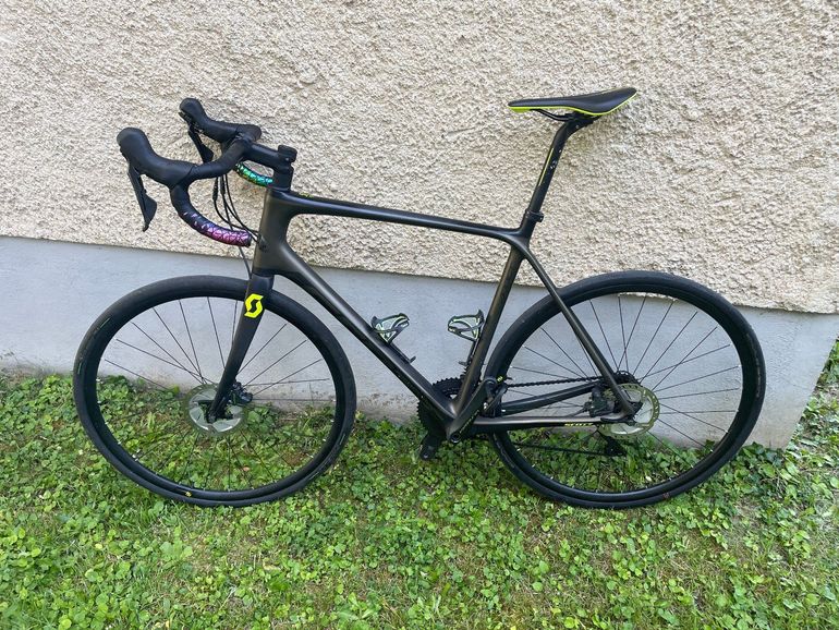Used Scott Scott Addict 10 Disc 2021 Road & Gravel, Green — image 1 of 14