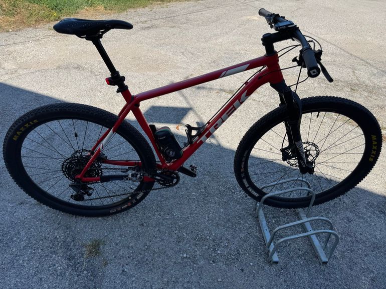 Used Trek Procaliber 6 2019 2019 Mountainbike, Red, 27.5, 29 — image 2 of 3