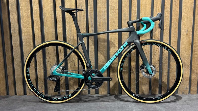 Used Bianchi Specialissima RC Ultegra Di2 12v 2024 Road & Gravel