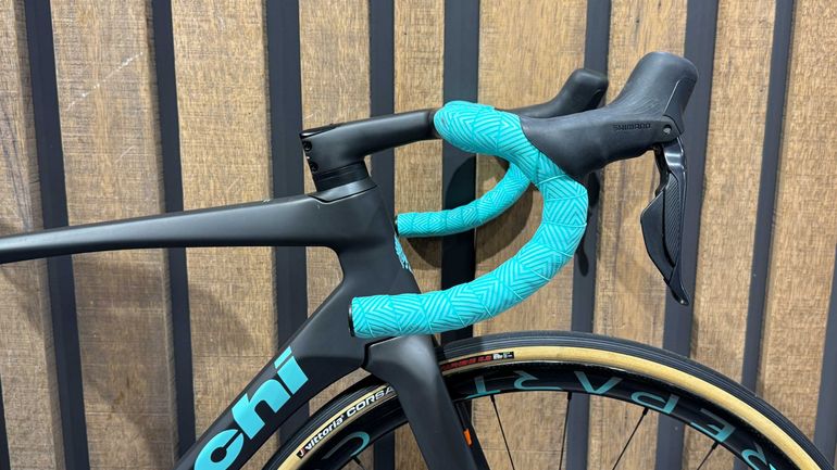 Used Bianchi Specialissima RC Ultegra Di2 12v 2024 Road & Gravel, Nero — image 6 of 16