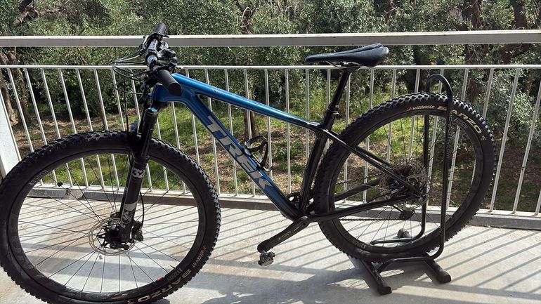 Used Trek Procaliber 9.6 2021 2021 Mountainbike, Blue, 29 — image 1 of 9