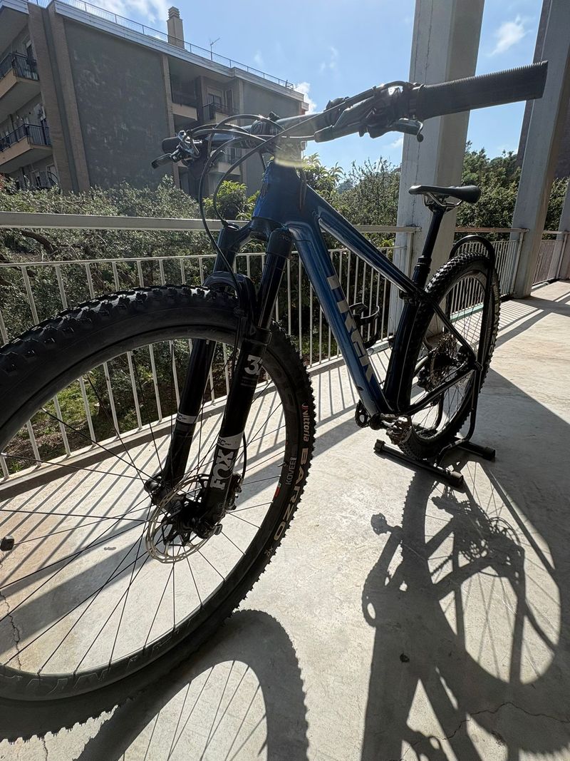 Used Trek Procaliber 9.6 2021 2021 Mountainbike, Blue, 29 — image 3 of 13