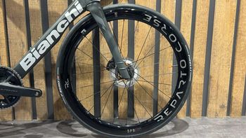 Used Bianchi Bianchi Oltre RC Ultegra Di2 12v 2024 Road & Gravel, Nero — image 8 of 15