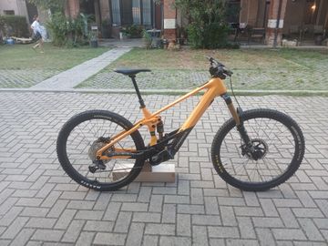 Tweedehands Orbea WILD H10 2023 2023 Mountainbike — afbeelding 1 van 13