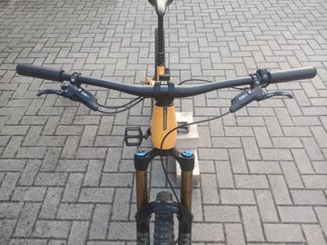 Tweedehands Orbea WILD H10 2023 2023 Mountainbike — afbeelding 3 van 13