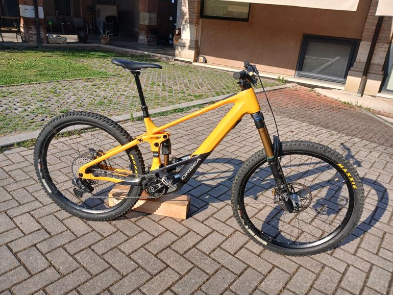 Used Orbea WILD H10 2023 2023 Mountainbike, Orange, 29 — image 1 of 7