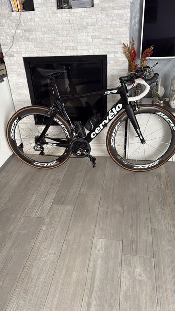 Used Cervélo Custom Shimano Dura Ace Di2 2017 Road & Gravel, Black — image 1 of 3