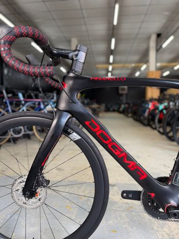 Used Pinarello Dogma F10 Di2 Carbon 2020 Road & Gravel, Black — image 18 of 24