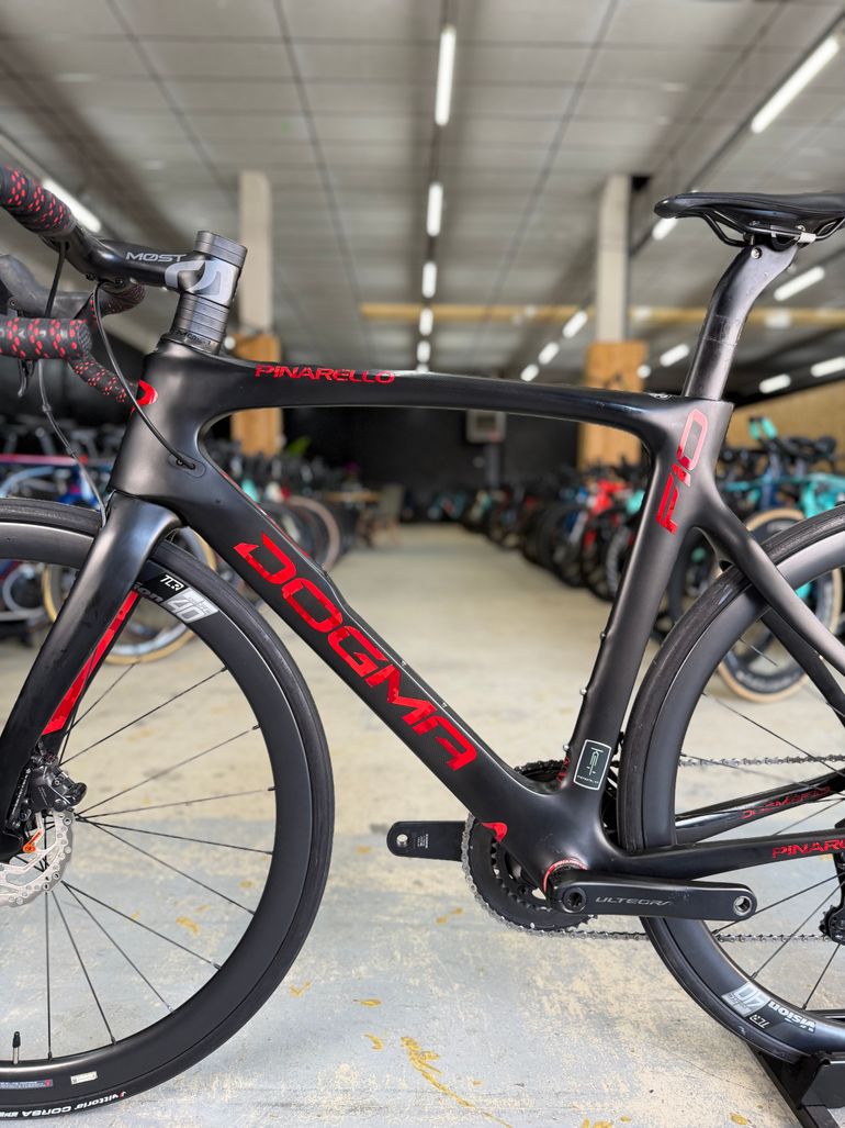 Used Pinarello Dogma F10 Di2 Carbon 2020 Road & Gravel, Black — image 23 of 24