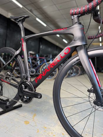 Used Pinarello Dogma F10 Di2 Carbon 2020 Road & Gravel, Black — image 4 of 24