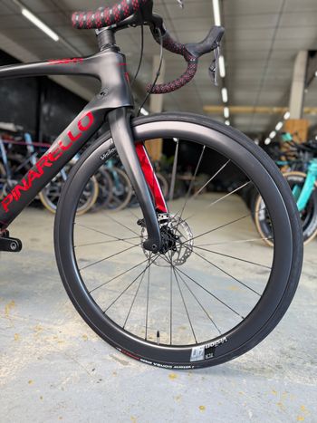 Used Pinarello Dogma F10 Di2 Carbon 2020 Road & Gravel, Black — image 3 of 24