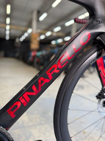 Used Pinarello Dogma F10 Di2 Carbon 2020 Road & Gravel, Black — image 8 of 24